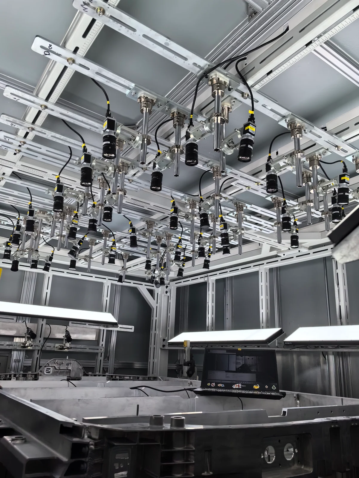 Camera array integrated into an inspection station